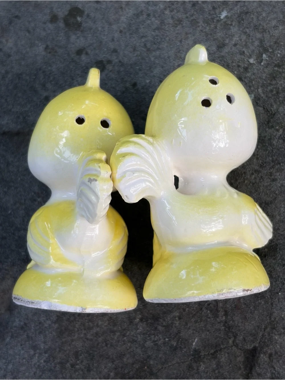 Vintage Norcrest Anthropomorphic Yellow Birds Ceramic Salt & Pepper Shakers Set